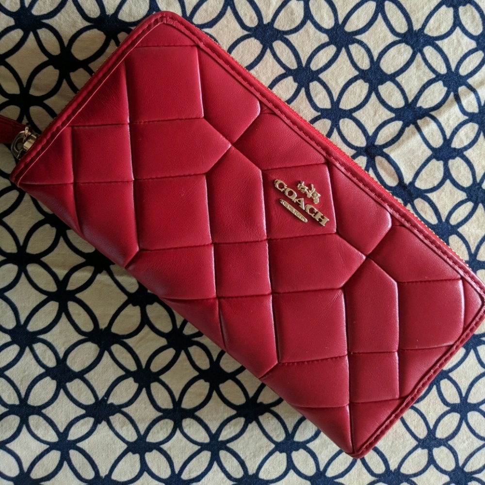 Coach Quilted Accordian Wallet/Clutch